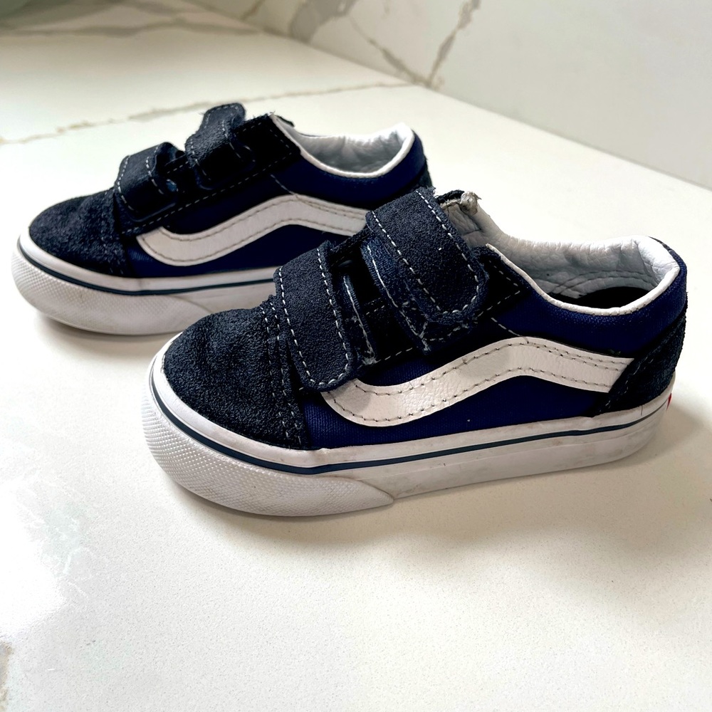 Blue and black toddler vans size 6c